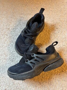 Nike Black Kids' Slip-On Athletic Shoes